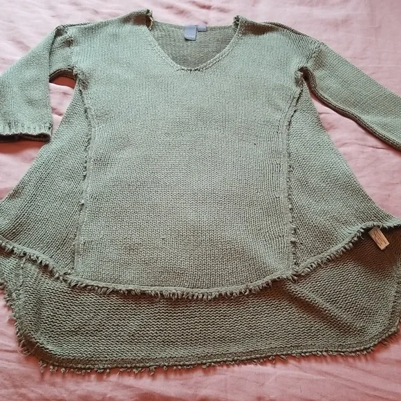 Pullover V-Neck Sweater - Picture 1 of 11